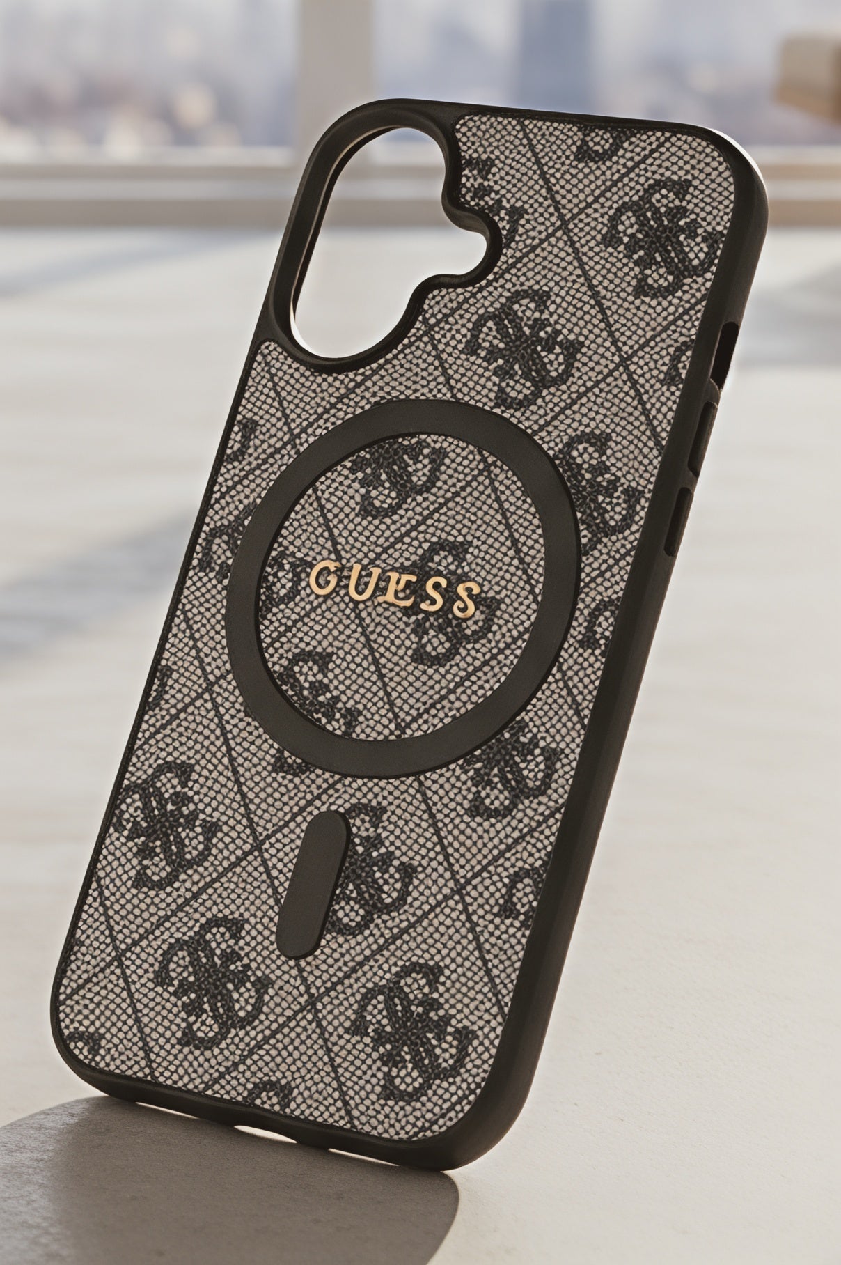 Guess case for iphone 16